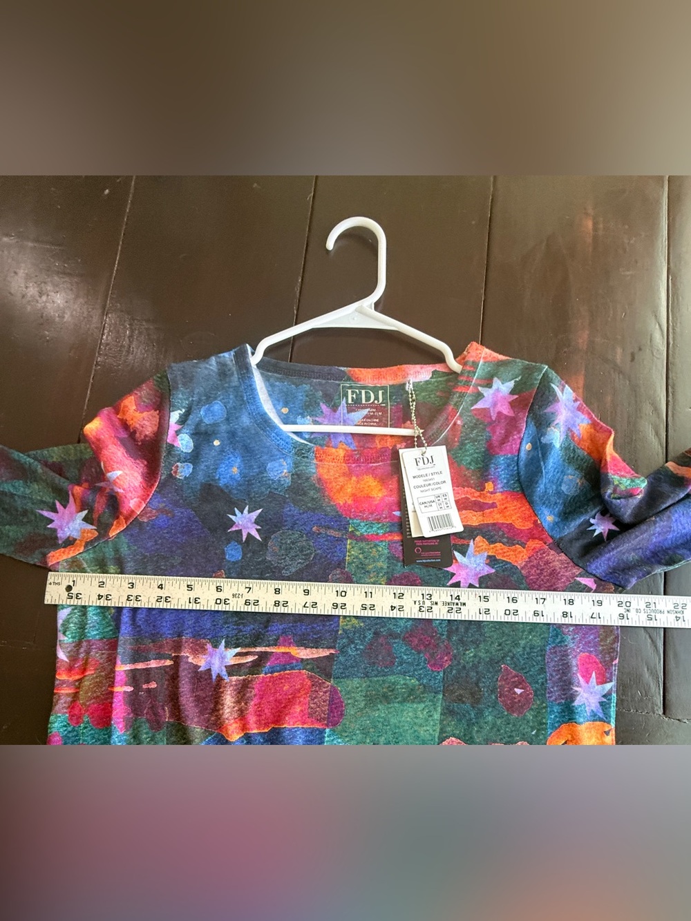 FDJ NWT 3/4 sleeve scoop neck 
mixed color jersey 100 % poly 
retail $79.00 - Picture 8 of 10